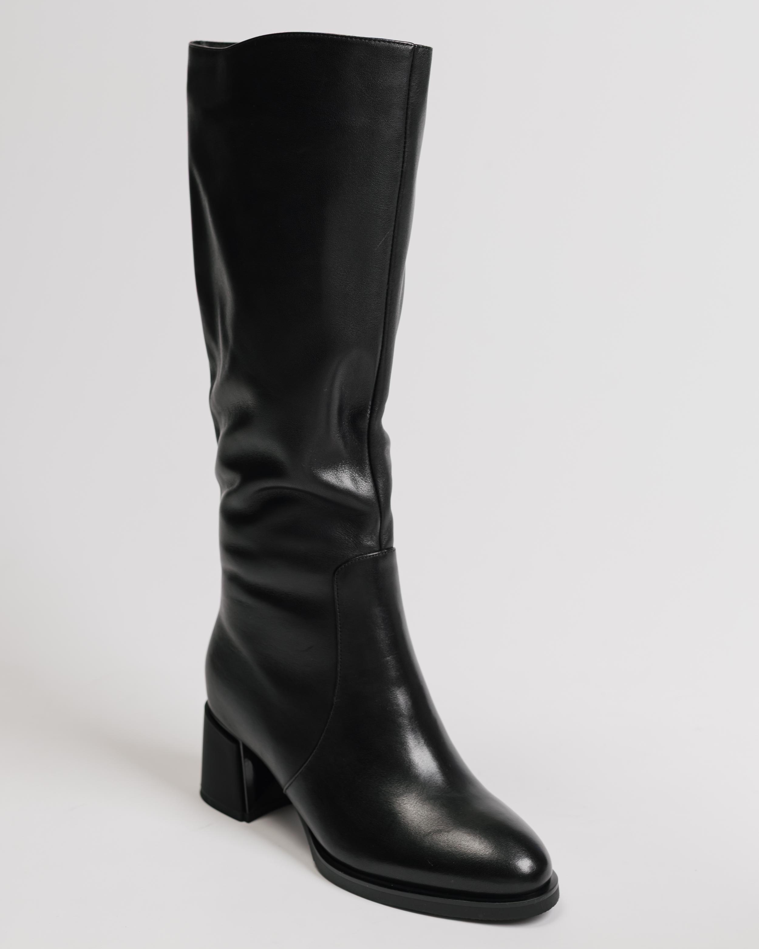 Winter boots on heel Berkonty 31470200 36 black leather 35
Winter boots on heel Berkonty 31470200 36 black leather 35