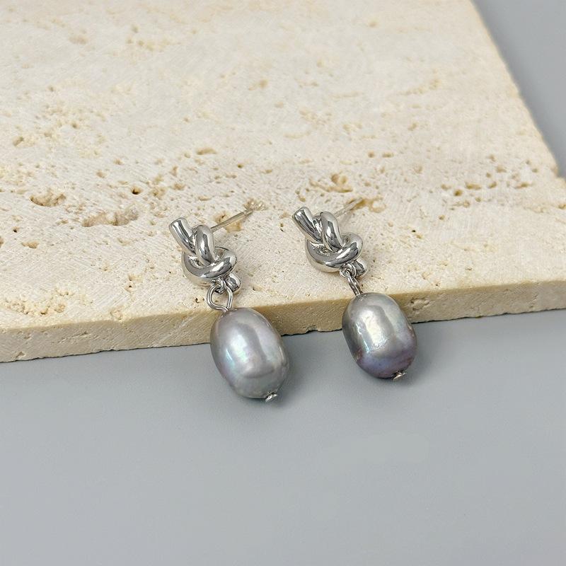 Manufacturer Supply Temperament Knot Freshwater Pearl Earrings High Sense Niche Light Luxury Earrings Women S Spot срібний
Manufacturer Supply Temperament Knot Freshwater Pearl Earrings High Sense Niche Light Luxury Earrings Women S Spot срібний