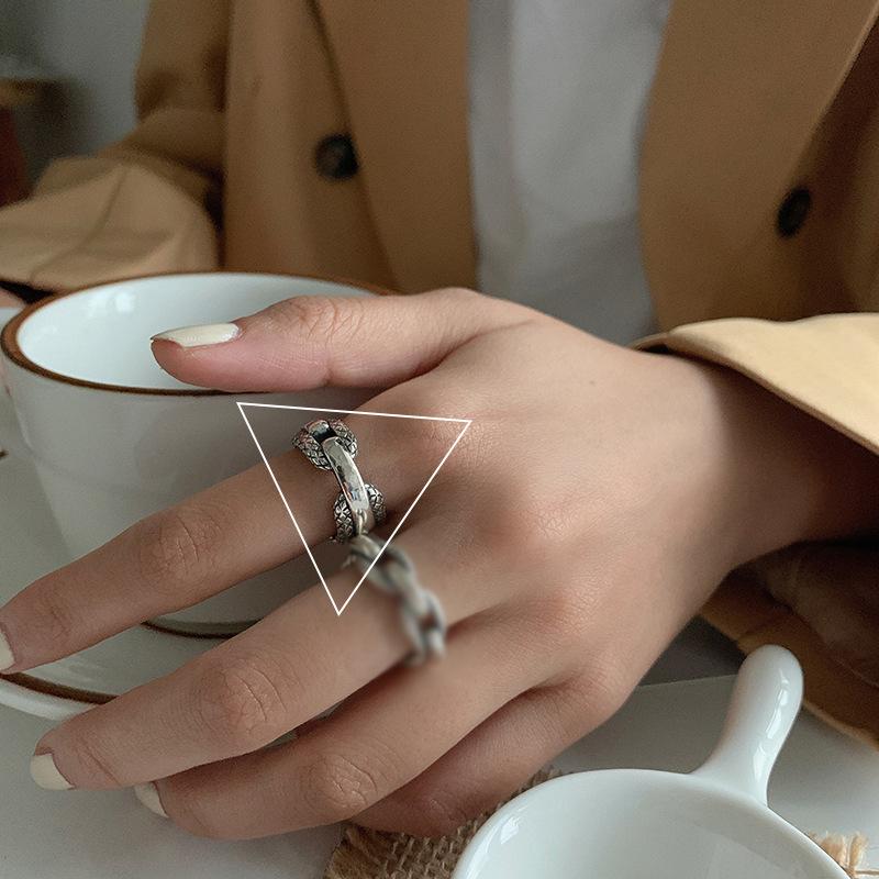 Ring Womens Timeless In 925 Pure Silver Featuring Twisted Chain And Geometric Cross Stripe Patterns J1264
Ring Womens Timeless In 925 Pure Silver Featuring Twisted Chain And Geometric Cross Stripe Patterns J1264