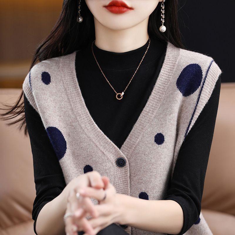 Spring Versatile and Fashionable Knitted Vest for Women s V-neck Color Matching Cardigan Vest Slim S
Spring Versatile and Fashionable Knitted Vest for Women s V-neck Color Matching Cardigan Vest Slim S