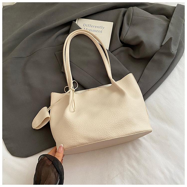 Korean 2025 summer new simple tote bag large capacity fashion foreign style underarm bag casual commuter shoulder bag білий
Korean 2025 summer new simple tote bag large capacity fashion foreign style underarm bag casual commuter shoulder bag білий
