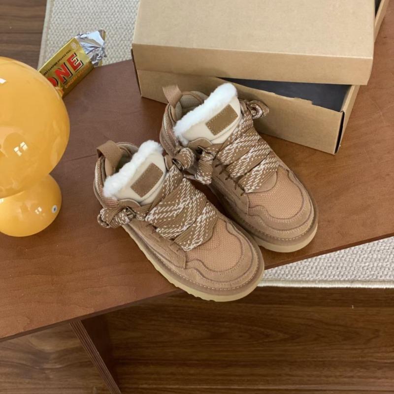 Sheepskin And Fur Integrated Snow Boots Lace Up Non Slip Warm Sports Casual Wool Snow Boots Trendy For Men And Women Winter Wear 43
Sheepskin And Fur Integrated Snow Boots Lace Up Non Slip Warm Sports Casual Wool Snow Boots Trendy For Men And Women Winter Wear 43