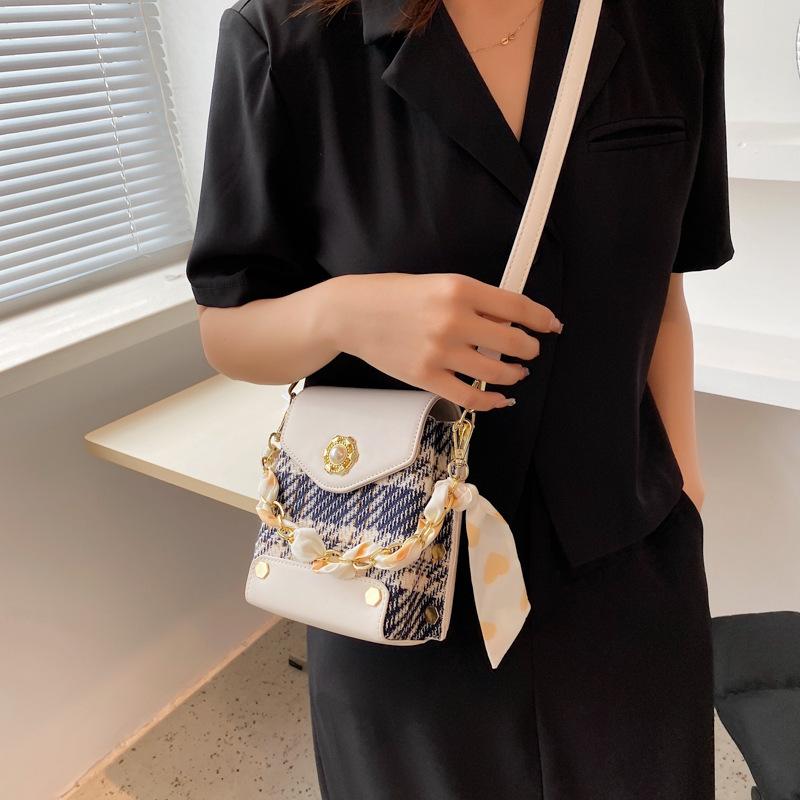 Small bag women s summer shoulder messenger bag 2025 new trendy fashion woolen small square bag chain mobile phone bag темно-синий
Small bag women s summer shoulder messenger bag 2025 new trendy fashion woolen small square bag chain mobile phone bag темно-синий