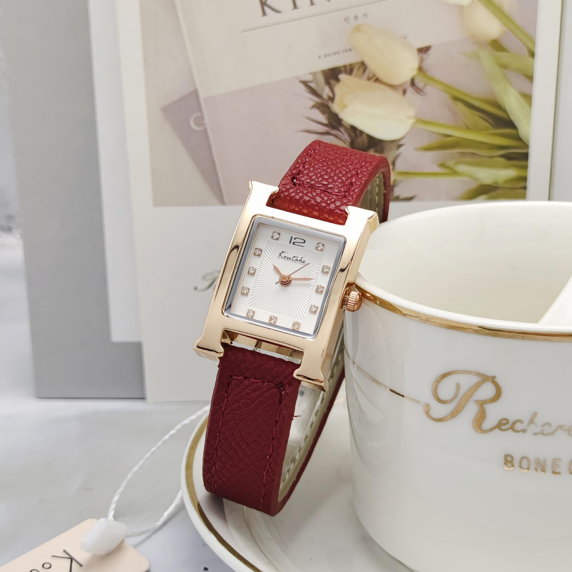 Ретро квадратные женские кожаные часы-браслет – Легкая роскошь, кварцевые, для вечеринок и студентов красный
Ретро квадратные женские кожаные часы-браслет – Легкая роскошь, кварцевые, для вечеринок и студентов красный