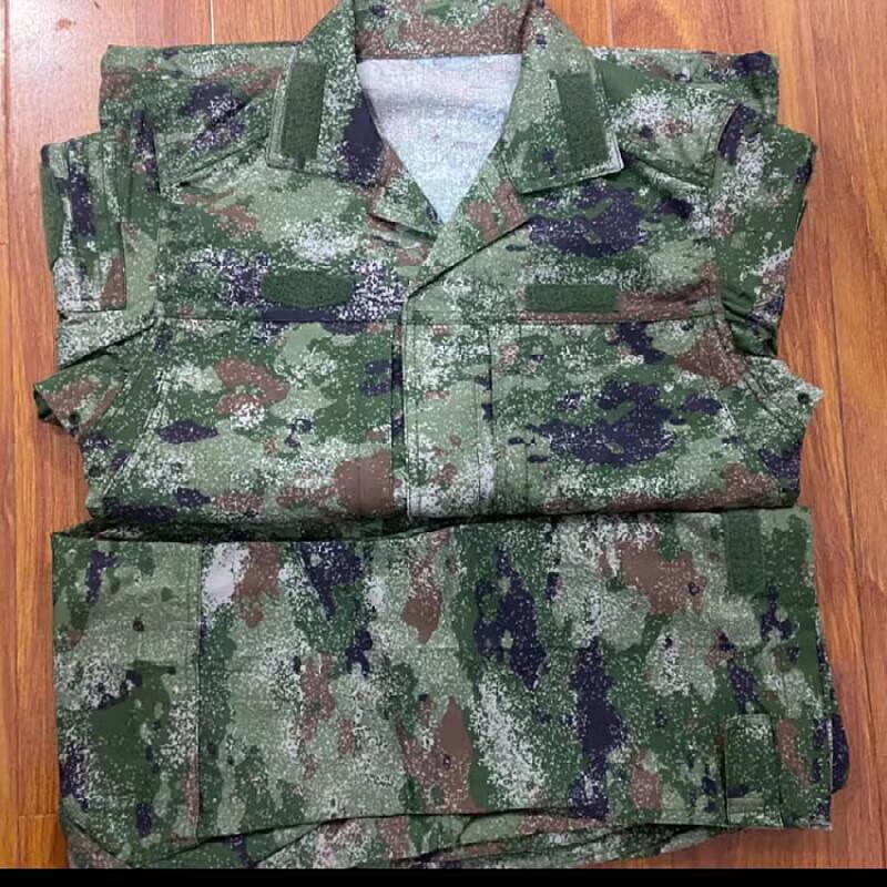 Outdoor Tactical Camouflage Training Uniform Set 165/92-96
Outdoor Tactical Camouflage Training Uniform Set 165/92-96