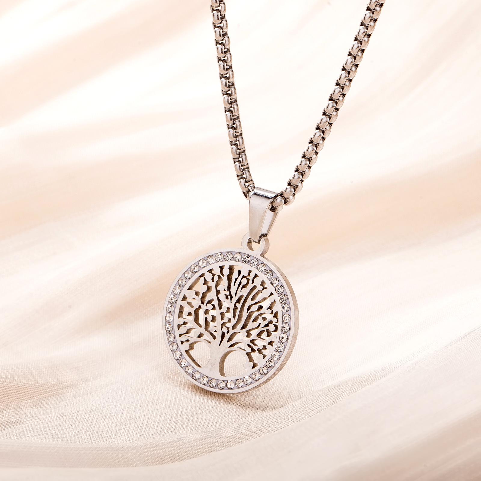 Подвеска-кулон TOHM Дерево жизни из титановой стали - Модный полый дизайн Дерево мира из нержавеющей стали
Подвеска-кулон TOHM Дерево жизни из титановой стали - Модный полый дизайн Дерево мира из нержавеющей стали