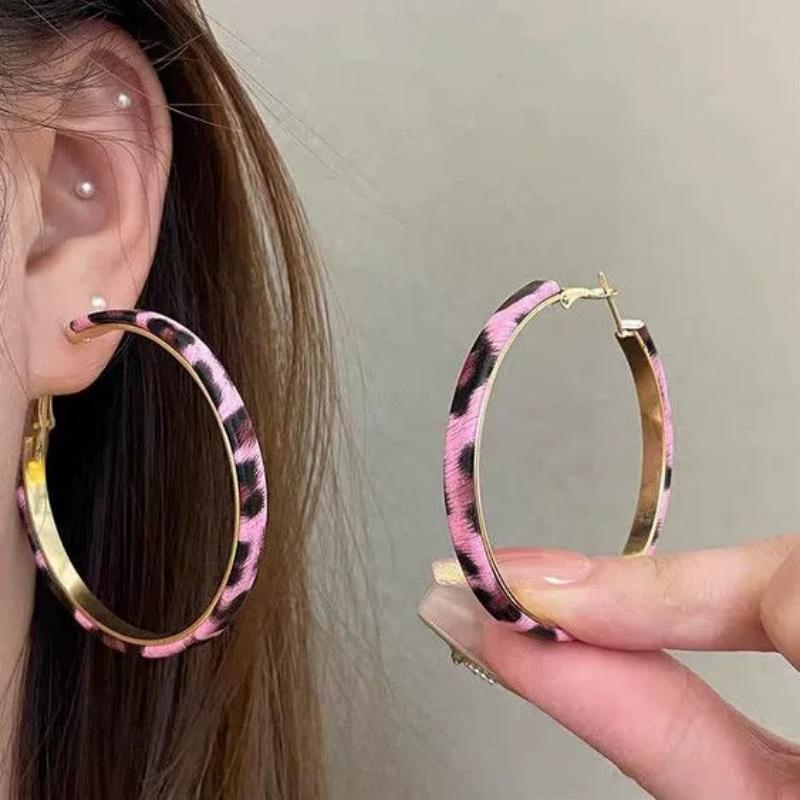 50MM Pink Leopard Print PU Leather Big Round Hoop Earring for Women Exaggerated Personality Temperament Simple Zircon Brincos
50MM Pink Leopard Print PU Leather Big Round Hoop Earring for Women Exaggerated Personality Temperament Simple Zircon Brincos