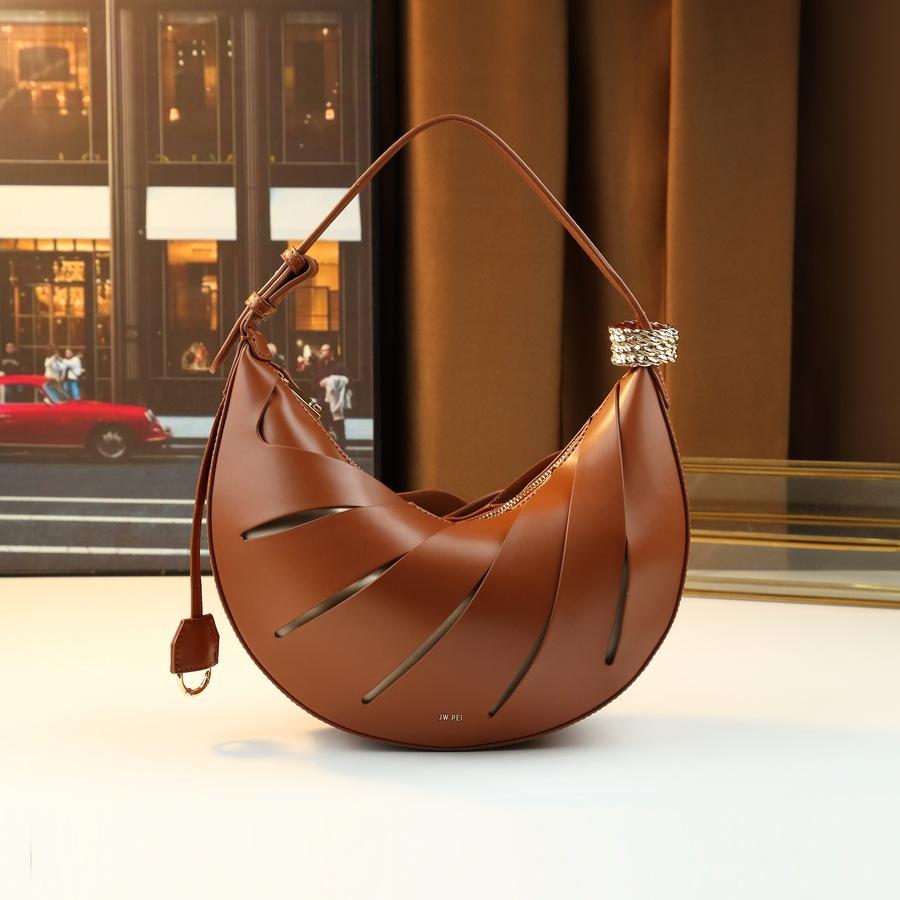 Foreign Style Solid Color Indentation Autumn Simple Large Capacity Fashion Casual Shoulder Dumpling Bag светло-коричневого
Foreign Style Solid Color Indentation Autumn Simple Large Capacity Fashion Casual Shoulder Dumpling Bag светло-коричневого