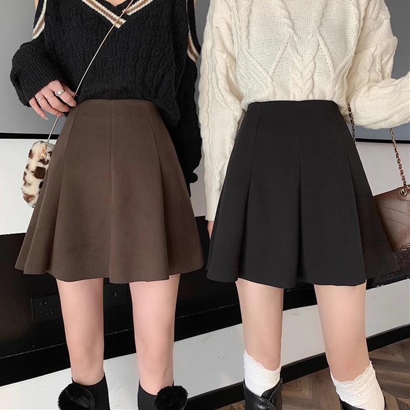 Petite Women s Winter Wool A-line Midi and Mini Pleated Skirt 3XL (for 148-158 lbs)
Petite Women s Winter Wool A-line Midi and Mini Pleated Skirt 3XL (for 148-158 lbs)