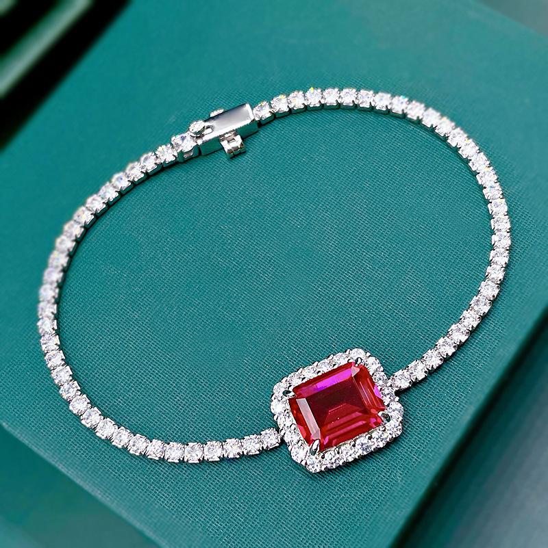 Lulu Tong 2023 S925 Silver Green Zircon Bracelet: Elegant Fashion Celebrity Style 17 cm
Lulu Tong 2023 S925 Silver Green Zircon Bracelet: Elegant Fashion Celebrity Style 17 cm