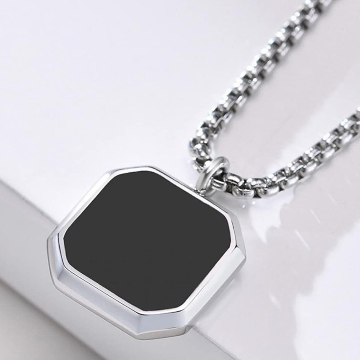 Унисекс черное квадратное ожерелье-худи с подвеской - Многослойная цепочка из нержавеющей стали для дополнения длинного свитера
Унисекс черное квадратное ожерелье-худи с подвеской - Многослойная цепочка из нержавеющей стали для дополнения длинного свитера