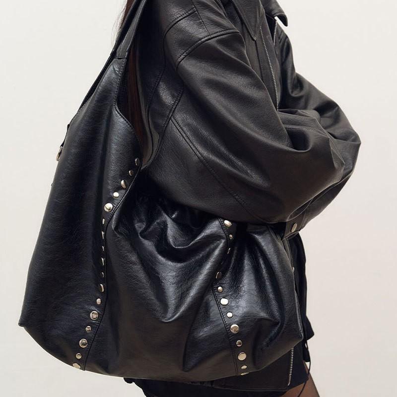 South Korea Seoul Style 2025 New Fashionable All-matching Single-shoulder High-quality Niche Design Large-capacity Rivet Tote Bag чёрный
South Korea Seoul Style 2025 New Fashionable All-matching Single-shoulder High-quality Niche Design Large-capacity Rivet Tote Bag чёрный