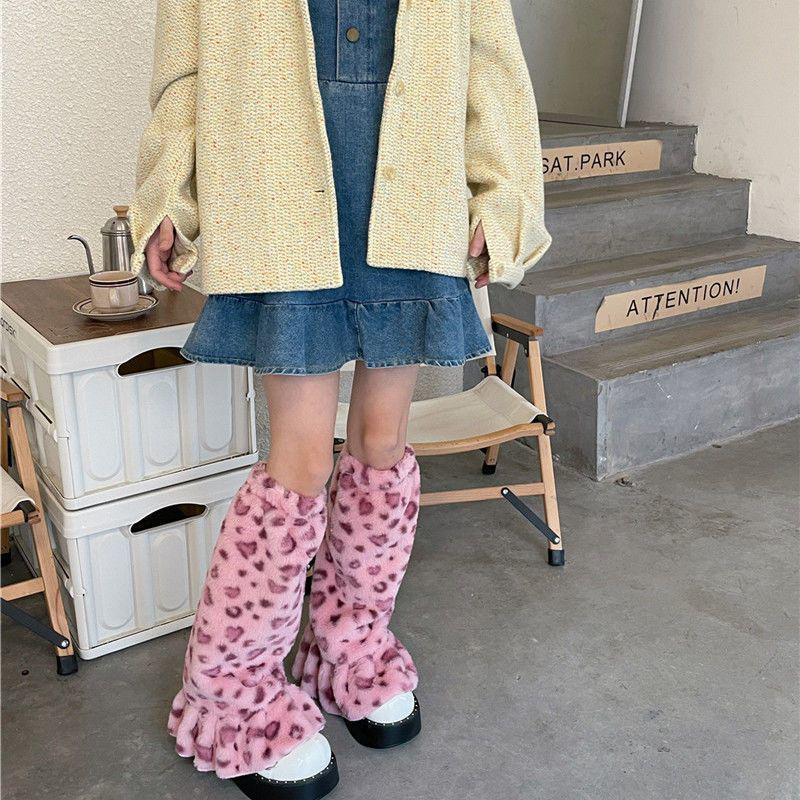 Y2K Spicy Leopard Print Faux Fur Calf Socks - Women s Warm Autumn/Winter Plush Leg Warmers One Size - Bagged
Y2K Spicy Leopard Print Faux Fur Calf Socks - Women s Warm Autumn/Winter Plush Leg Warmers One Size - Bagged