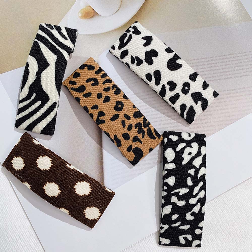 Wild Retro Stripe Women Korean Leopard Hair Clip Hair Accessories Cow Printed BB Clip Fabric black-leopard
Wild Retro Stripe Women Korean Leopard Hair Clip Hair Accessories Cow Printed BB Clip Fabric black-leopard