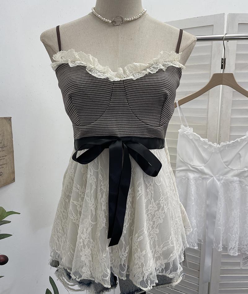 Women s Sweet Camisole Top with Bow, Lace Hem, and Waist-Cinching Slim Fit (Style 8831) One Size
Women s Sweet Camisole Top with Bow, Lace Hem, and Waist-Cinching Slim Fit (Style 8831) One Size