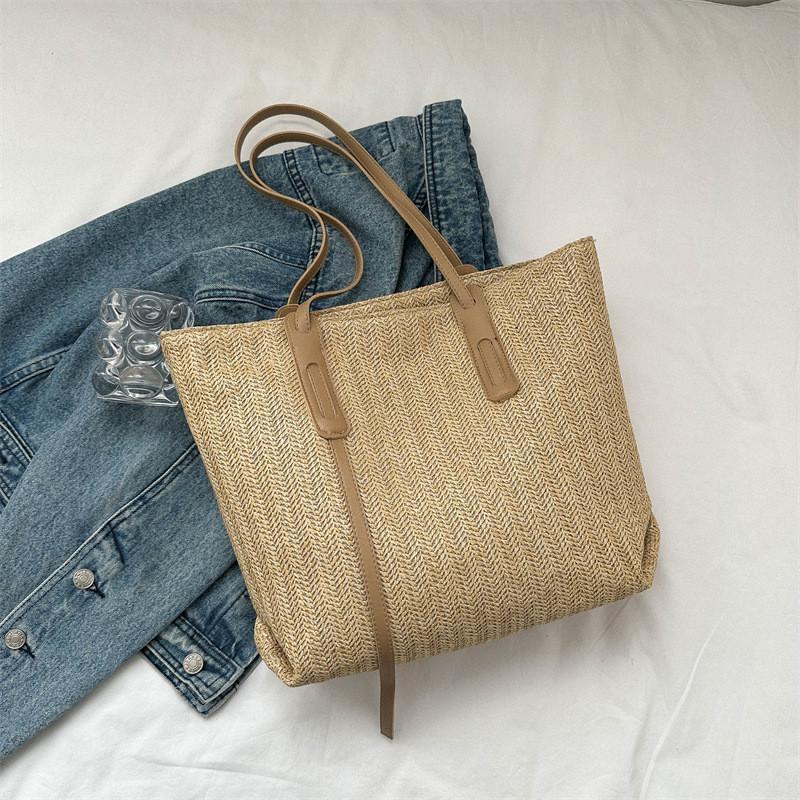 Casual Chic Shoulder Bag For Daily Outfits With Phone Pocket And Soft Medium Hardness хакі
Casual Chic Shoulder Bag For Daily Outfits With Phone Pocket And Soft Medium Hardness хакі