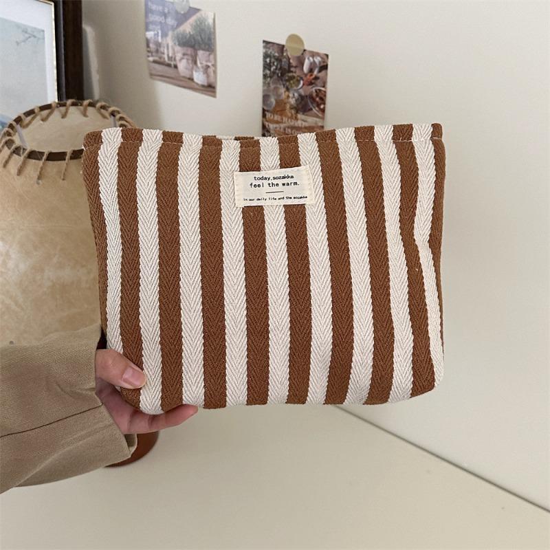 39211 Fresh Striped Cosmetic Bag Women s Wash Bag Bag Storage Bag Large Capacity Portable Simple Hand Cosmetic Bag коричневый
39211 Fresh Striped Cosmetic Bag Women s Wash Bag Bag Storage Bag Large Capacity Portable Simple Hand Cosmetic Bag коричневый