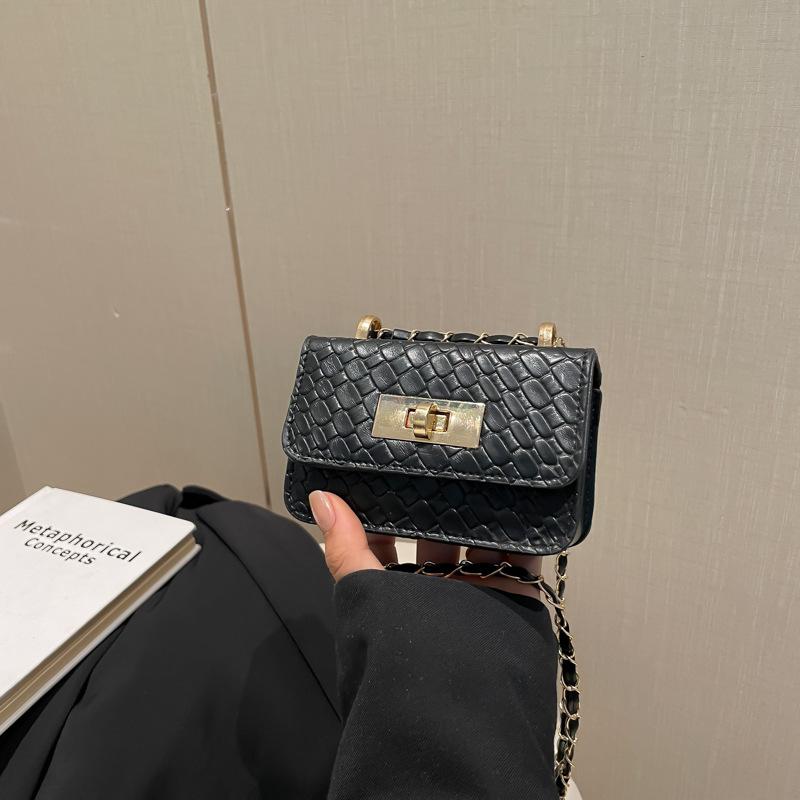 Трендовая иностранная изысканная маленькая квадратная сумка на цепочке, женская ретро мини темпераментная популярная высококлассная текстурированная сумка-мессенджер
Трендовая иностранная изысканная маленькая квадратная сумка на цепочке, женская ретро мини темпераментная популярная высококлассная текстурированная сумка-мессенджер