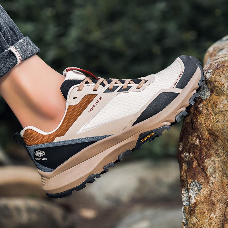 Mountaineering sports and leisure men s shoes winter low-top professional outdoor hiking shoes wear-resistant off-road non-slip city jogging shoes 39 чёрный
Mountaineering sports and leisure men s shoes winter low-top professional outdoor hiking shoes wear-resistant off-road non-slip city jogging shoes 39 чёрный