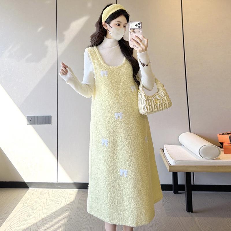 Lambswool Maternity Dress with Bow Embroidery - Cozy Plus Size Layered Set for Autumn/Winter 2XL
Lambswool Maternity Dress with Bow Embroidery - Cozy Plus Size Layered Set for Autumn/Winter 2XL