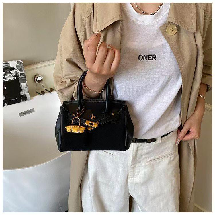 Женская сумка кроссбоди Maelard во французском ретро-стиле - Новинка сезона Осень/Зима 2025 One Size чёрный
Женская сумка кроссбоди Maelard во французском ретро-стиле - Новинка сезона Осень/Зима 2025 One Size чёрный