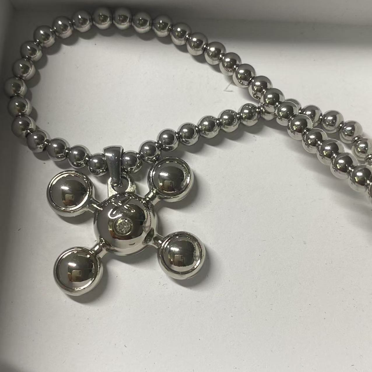 Hip-hop Style Stainless Steel Round Bead Chain, Rapper Necklace, a Niche Design Necklace Gift for Fashionable Men and Women 50cm
Hip-hop Style Stainless Steel Round Bead Chain, Rapper Necklace, a Niche Design Necklace Gift for Fashionable Men and Women 50cm