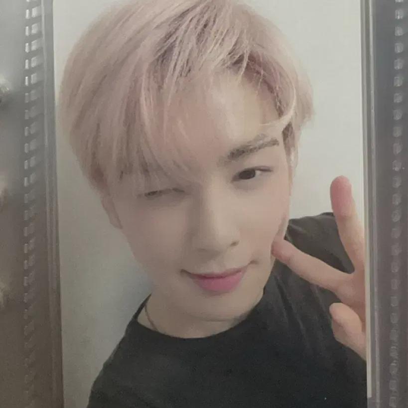 Astro Eunwoo Switch On Pop-up Foca
Astro Eunwoo Switch On Pop-up Foca