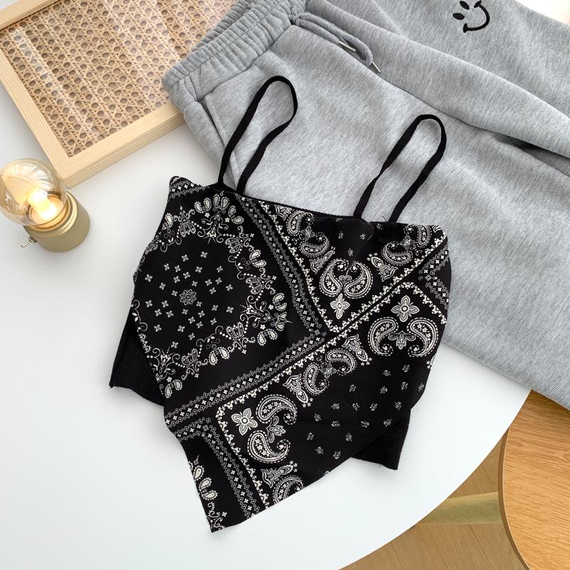 Сексуальный вязаный топ на тонких бретелях в гонконгском стиле для женщин One Size чёрный
Сексуальный вязаный топ на тонких бретелях в гонконгском стиле для женщин One Size чёрный