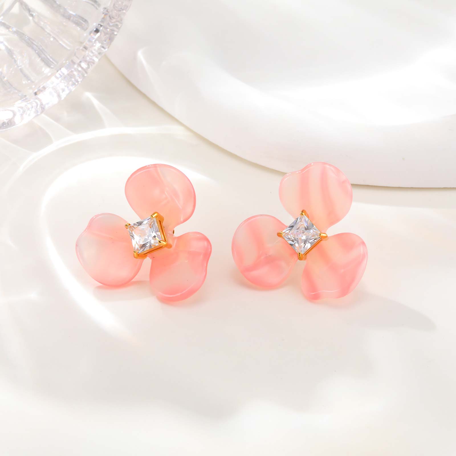 Exotic Cubic Zircon Gradient Color Flower Stud Earrings for Women, Not Allergic Stainless Steel Floral Earrings,New Jewelry Gift
Exotic Cubic Zircon Gradient Color Flower Stud Earrings for Women, Not Allergic Stainless Steel Floral Earrings,New Jewelry Gift