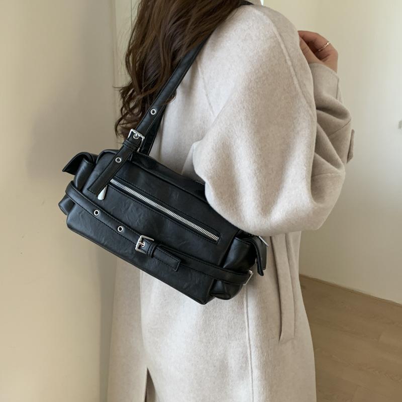 Retro bag women s large capacity 2025 new autumn and winter casual shoulder armpit bag high-quality texture work commuter bag чёрный
Retro bag women s large capacity 2025 new autumn and winter casual shoulder armpit bag high-quality texture work commuter bag чёрный