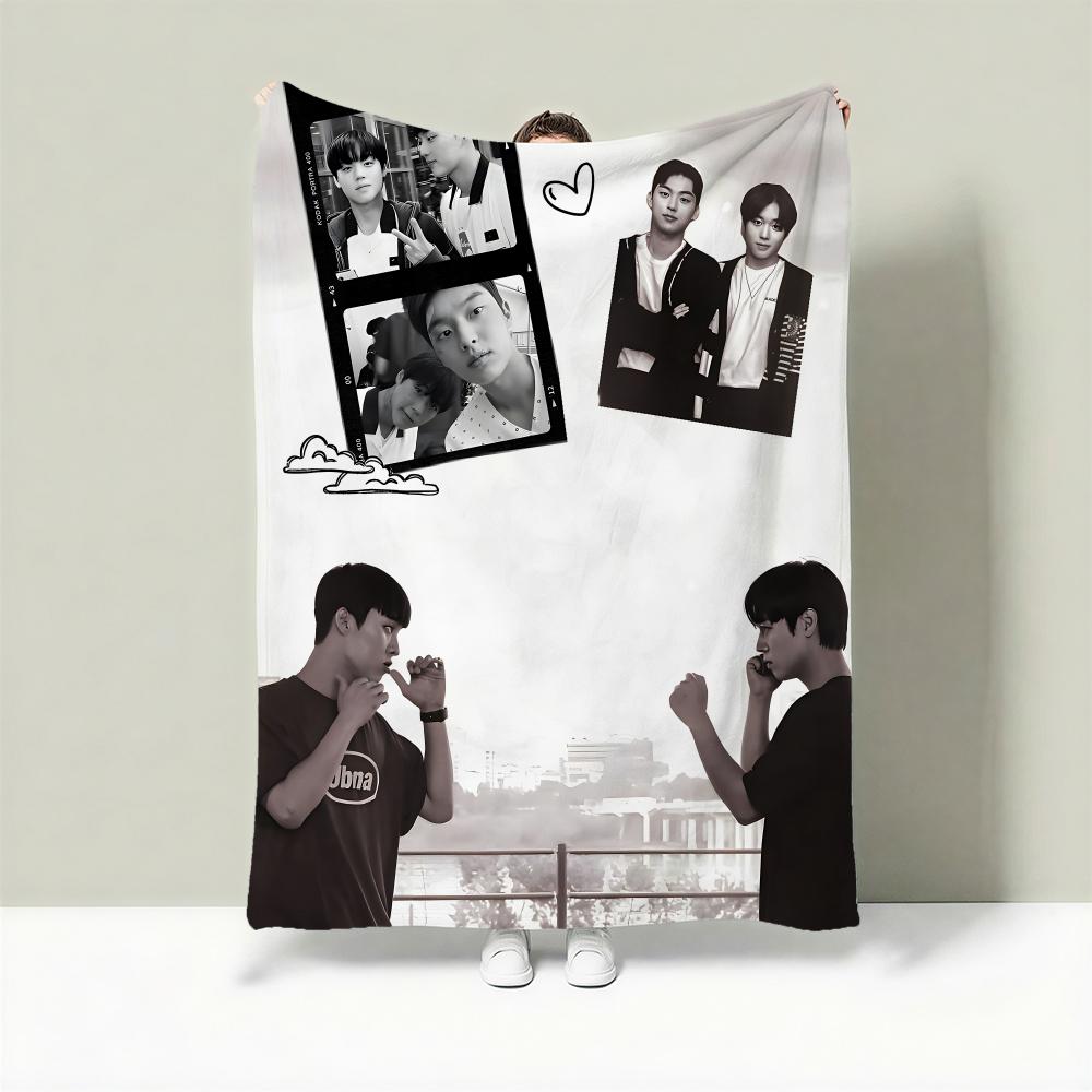 Drama W-Weak Hero Class 2 Throw Lightweight 240g Flannel Blanket Soft Skin-friendly for Summer Cooling 75cmx90cm
Drama W-Weak Hero Class 2 Throw Lightweight 240g Flannel Blanket Soft Skin-friendly for Summer Cooling 75cmx90cm