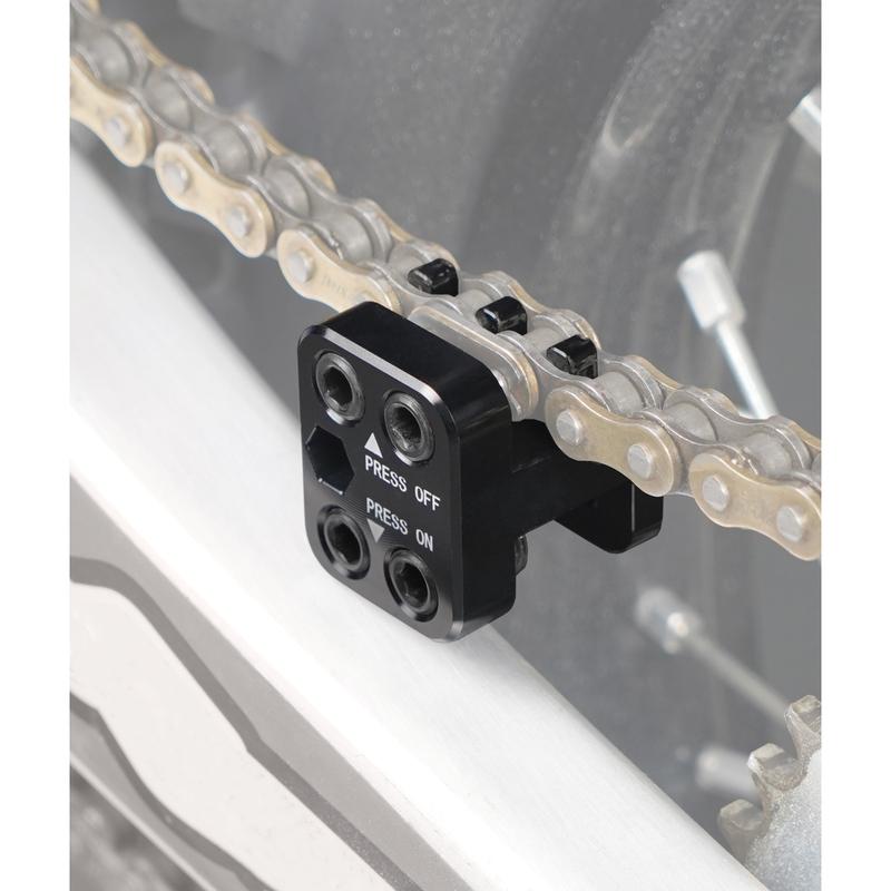 Universal Motorcycle 50 Series Chain Adjusting Alignment Tool ATV Dirt Bike Master Link Chain Press Tool 520 525 530 Side Plate
Universal Motorcycle 50 Series Chain Adjusting Alignment Tool ATV Dirt Bike Master Link Chain Press Tool 520 525 530 Side Plate