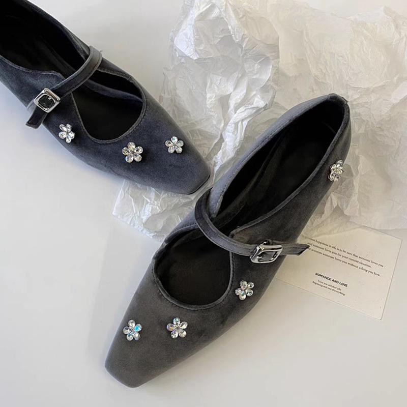 Модная женская обувь на плоской подошве Весна Новинка Квадратный носок Мелкий вырез Кристальное слово с мягкой подошвой Противоскользящие Износостойкие Одинарные туфли 40 серый
Модная женская обувь на плоской подошве Весна Новинка Квадратный носок Мелкий вырез Кристальное слово с мягкой подошвой Противоскользящие Износостойкие Одинарные туфли 40 серый