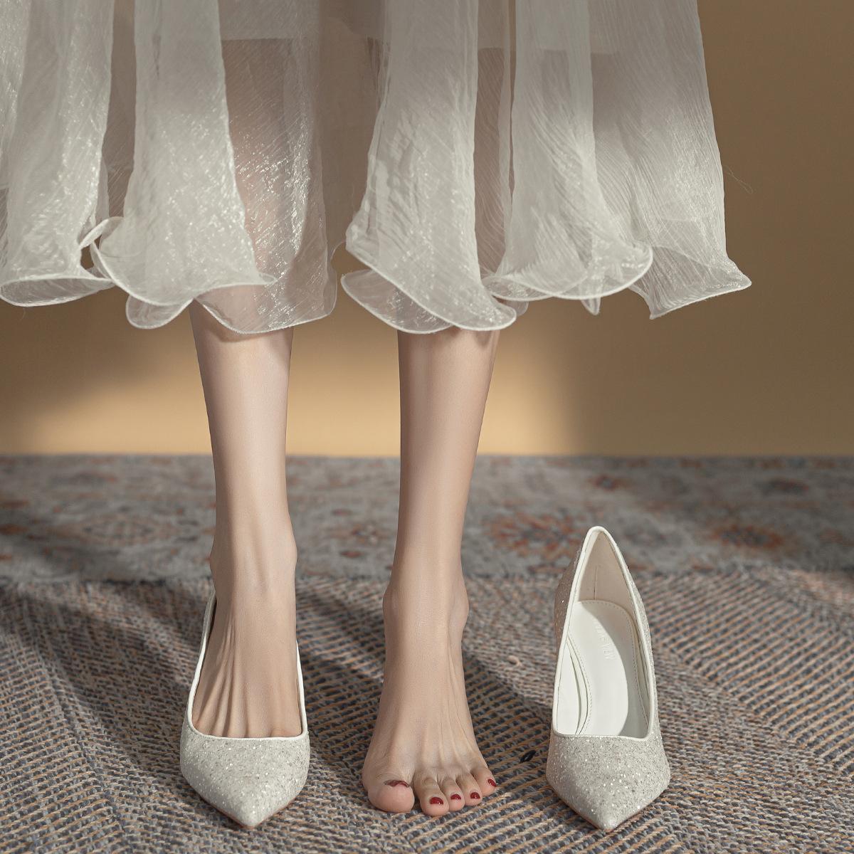Pointed crystal stiletto bridesmaid shoes banquet shoes women s 2025 spring new French niche princess style high heels 34
Pointed crystal stiletto bridesmaid shoes banquet shoes women s 2025 spring new French niche princess style high heels 34