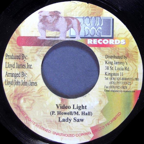 7-дюймовая пластинка LADY SAW - Video Light NONE John Dog Record Ямайка Регги, Ска и Даб Б/У
7-дюймовая пластинка LADY SAW - Video Light NONE John Dog Record Ямайка Регги, Ска и Даб Б/У