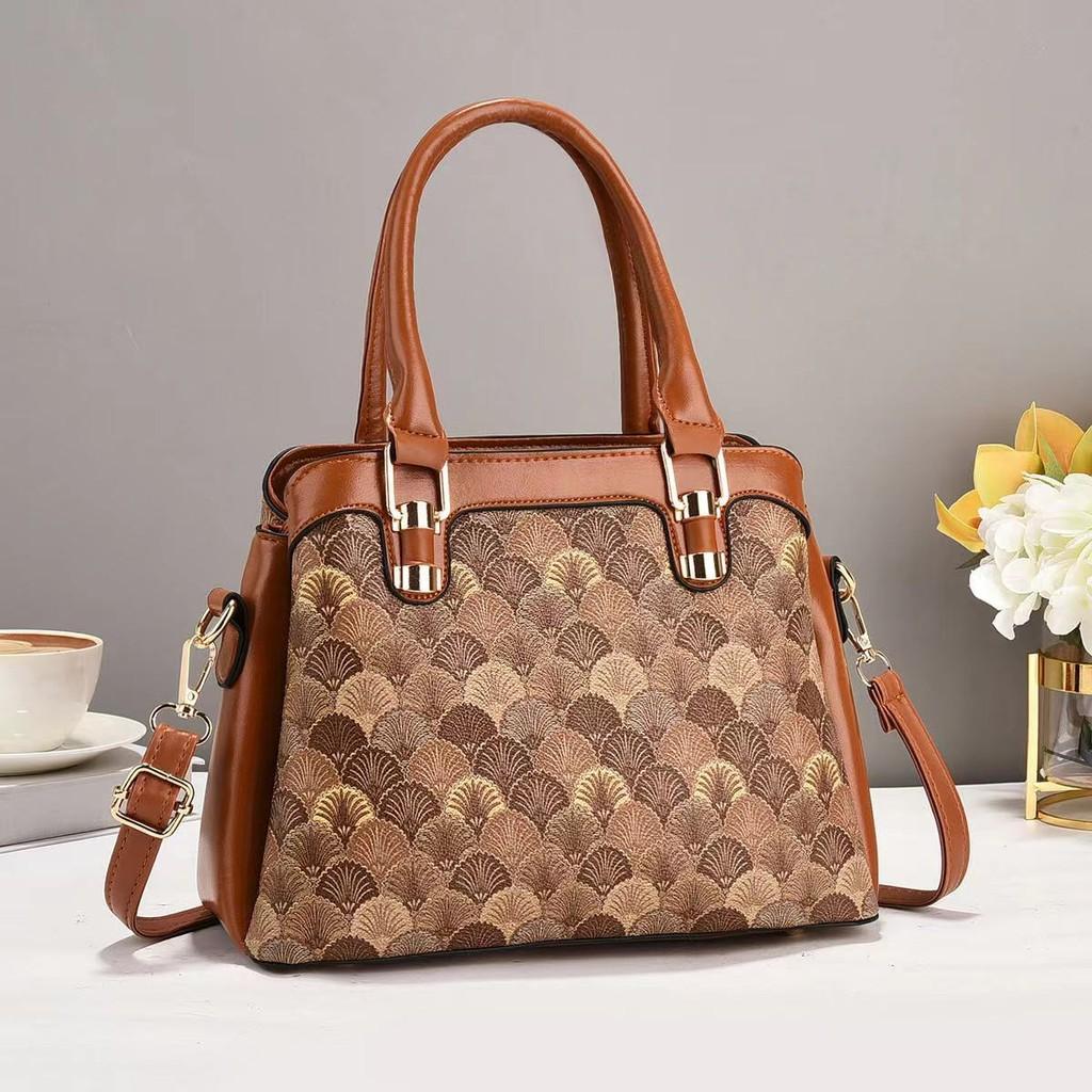 Modern Urban Simple Fish Scale Pattern Handbag Trendy Crossbody Bag With Color Block Design Yellow
Modern Urban Simple Fish Scale Pattern Handbag Trendy Crossbody Bag With Color Block Design Yellow