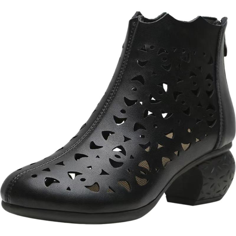 Жіночі шкіряні ажурні черевики на блоковому підборі, ankle boots, весна-літо, нові, з круглим носком, м якою підошвою, середнім підбором, на блискавках, печерні, круті черевики 38 чорний
Жіночі шкіряні ажурні черевики на блоковому підборі, ankle boots, весна-літо, нові, з круглим носком, м якою підошвою, середнім підбором, на блискавках, печерні, круті черевики 38 чорний