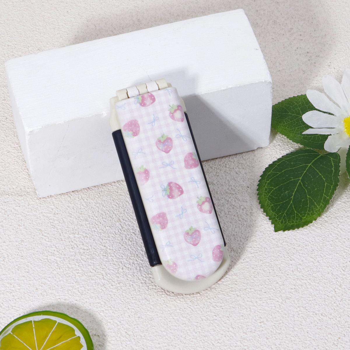 1 шт. складная расческа-зеркало с фруктовым принтом - антистатическая, портативная дорожная подушечная расческа, специально для париков из натуральных волос
1 шт. складная расческа-зеркало с фруктовым принтом - антистатическая, портативная дорожная подушечная расческа, специально для париков из натуральных волос