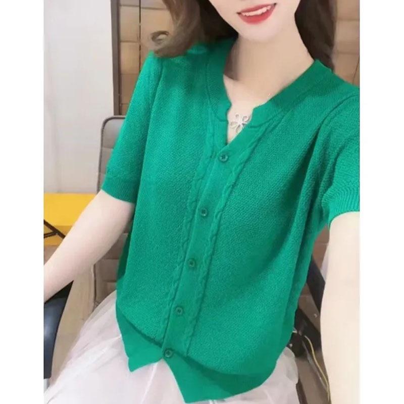 Summer New Ice Silk V-neck Knitted Shirt for Women Solid Color Short Sleeved T-shirt Loose 3XL зелений
Summer New Ice Silk V-neck Knitted Shirt for Women Solid Color Short Sleeved T-shirt Loose 3XL зелений