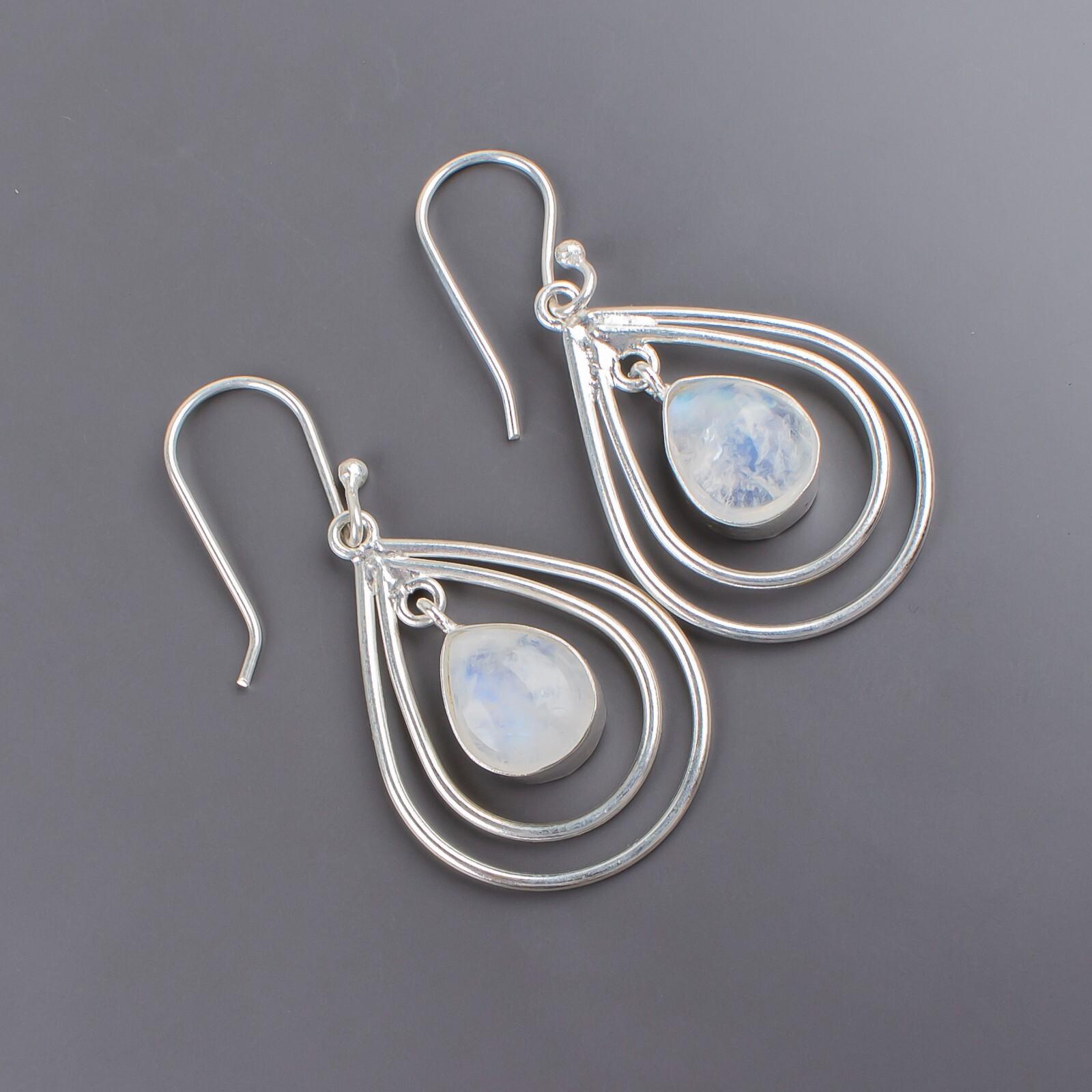 925 Sterling Silver Rainbow Moonstone Gemstone Jewelry Handmade Earrings 2.00 EE-34-30
925 Sterling Silver Rainbow Moonstone Gemstone Jewelry Handmade Earrings 2.00 EE-34-30