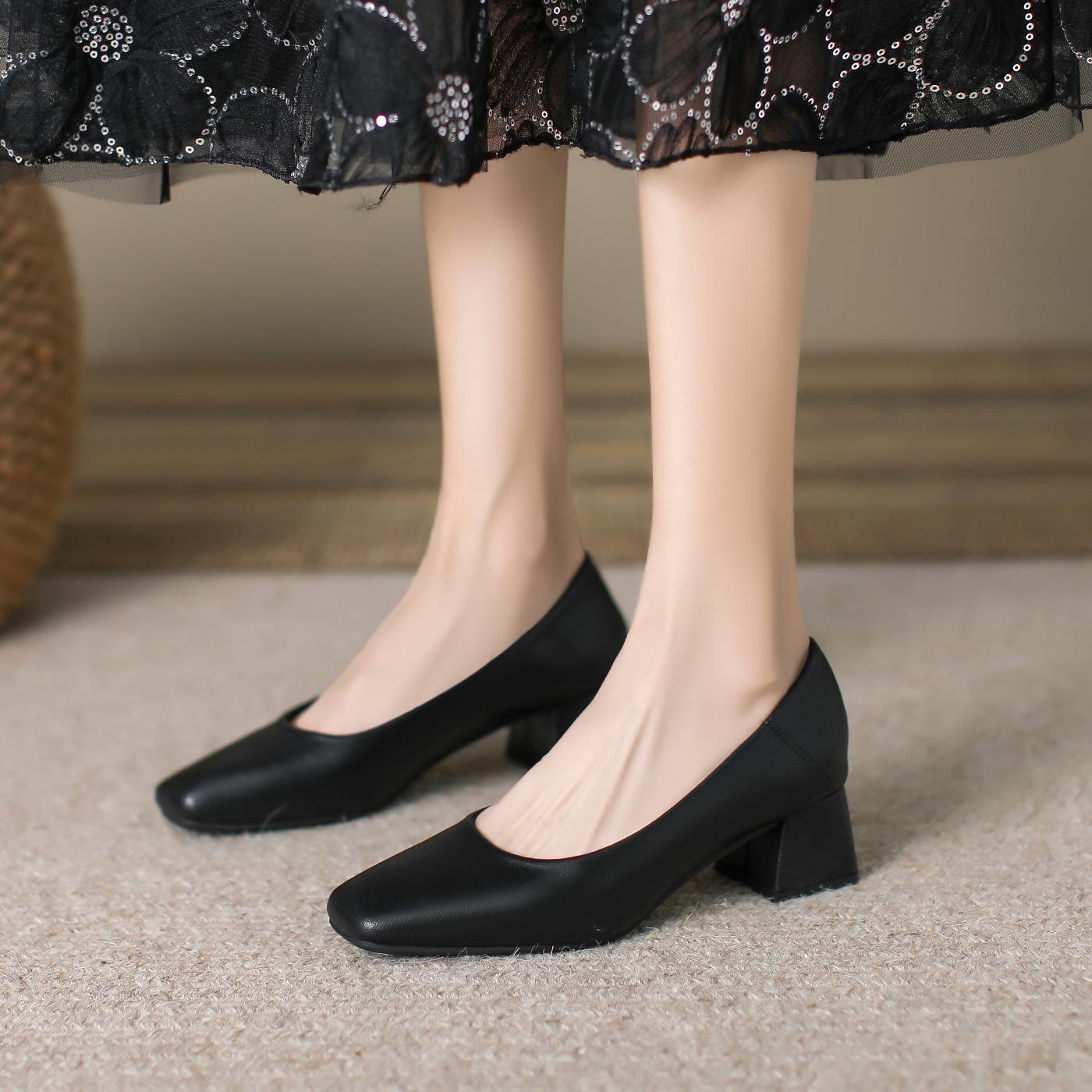 Women s Black Leather Chunky Mid-Heel Shoes - Comfortable for Long Standing, Professional and Formal Commute Shoes 36 чорний
Women s Black Leather Chunky Mid-Heel Shoes - Comfortable for Long Standing, Professional and Formal Commute Shoes 36 чорний