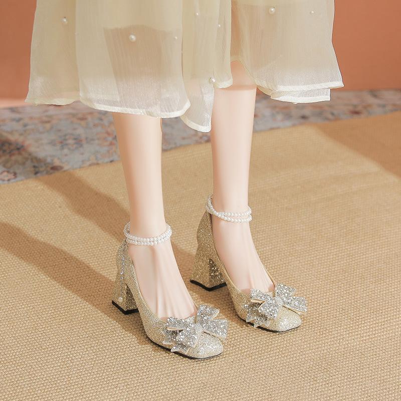 Серебряные туфли феи нежные одинарные туфли со стразами бант слово со свадебными туфлями две туфли на толстых каблуках высокие каблуки женщины 40
Серебряные туфли феи нежные одинарные туфли со стразами бант слово со свадебными туфлями две туфли на толстых каблуках высокие каблуки женщины 40