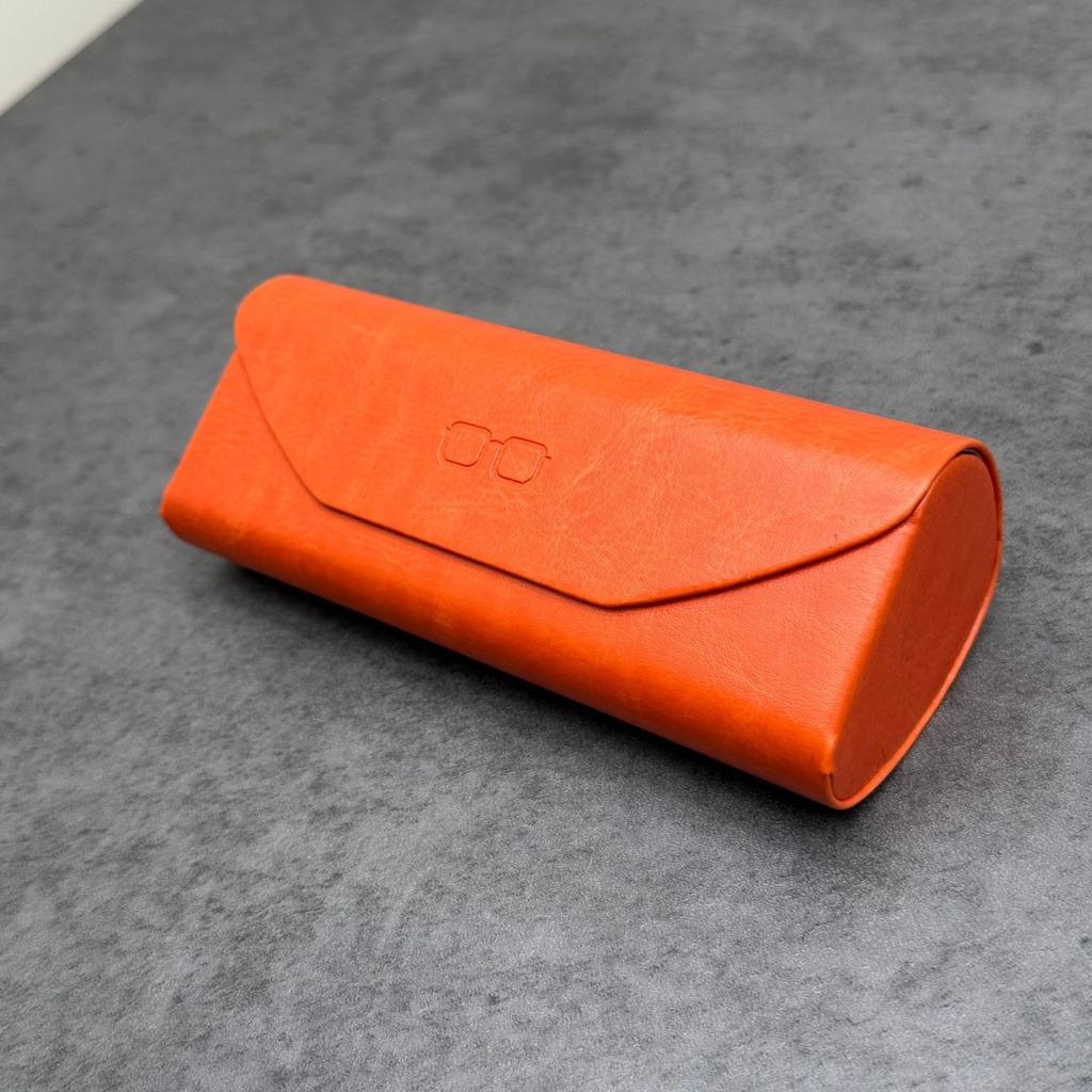Luxury Sunglasses Case Hard Shell Portable Eyeglasses Storage Box Vintage Glasses Case PU Leather Protective Travel Pouch Case помаранчевий
Luxury Sunglasses Case Hard Shell Portable Eyeglasses Storage Box Vintage Glasses Case PU Leather Protective Travel Pouch Case помаранчевий