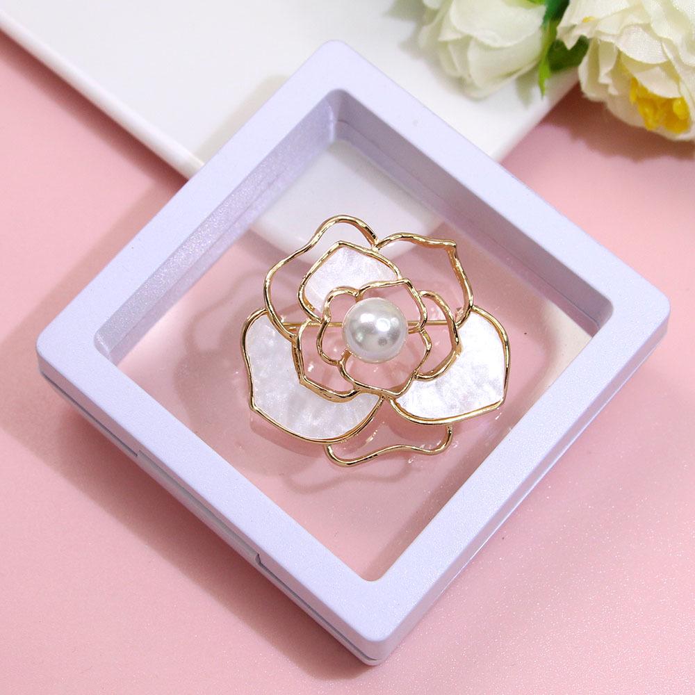 Camellia Brooch: High-End Sheet Metal, Hollow Design, Suit Corsage, Japanese & Korean Style Accessories
Camellia Brooch: High-End Sheet Metal, Hollow Design, Suit Corsage, Japanese & Korean Style Accessories