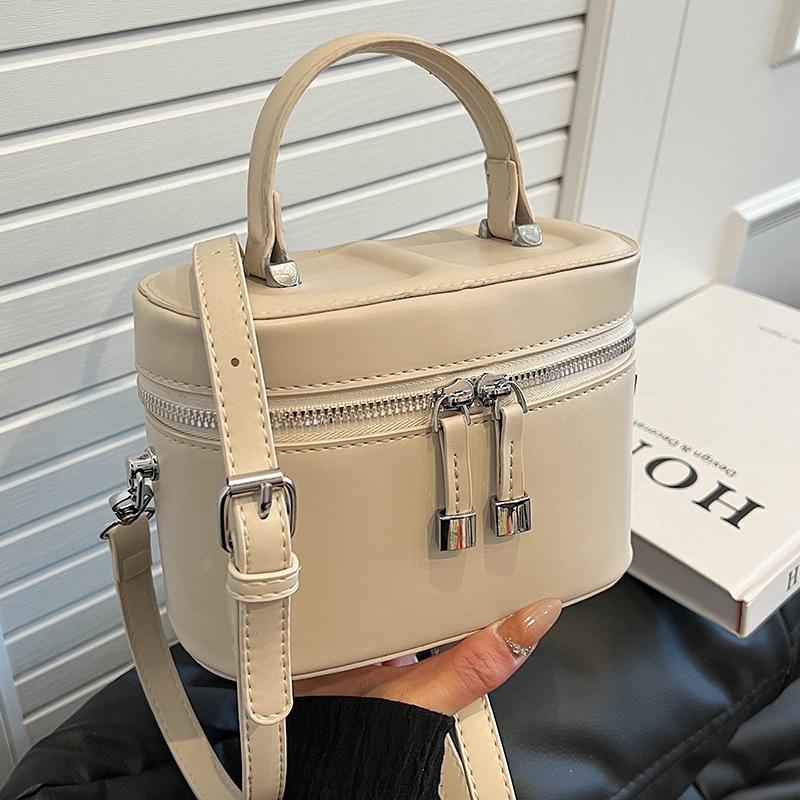 Премиальная мини-сумка женская новая модная универсальная нишевая дизайнерская сумка через плечо, сумка-мессенджер, портативная сумка-ведро
Премиальная мини-сумка женская новая модная универсальная нишевая дизайнерская сумка через плечо, сумка-мессенджер, портативная сумка-ведро