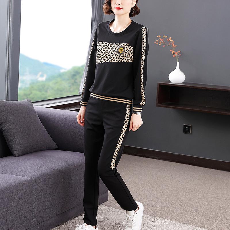 Women s 2023 Casual Round Neck Two-Piece Set: Versatile, Fashionable, Belly-Covering for Spring & Autumn Middle-Aged Ladies. Medium чорний
Women s 2023 Casual Round Neck Two-Piece Set: Versatile, Fashionable, Belly-Covering for Spring & Autumn Middle-Aged Ladies. Medium чорний