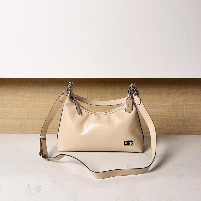 High quality vinegar leather underarm bag fashion versatile shoulder messenger bag women bag tote size: length 30*height 22*width 11.5cm
High quality vinegar leather underarm bag fashion versatile shoulder messenger bag women bag tote size: length 30*height 22*width 11.5cm