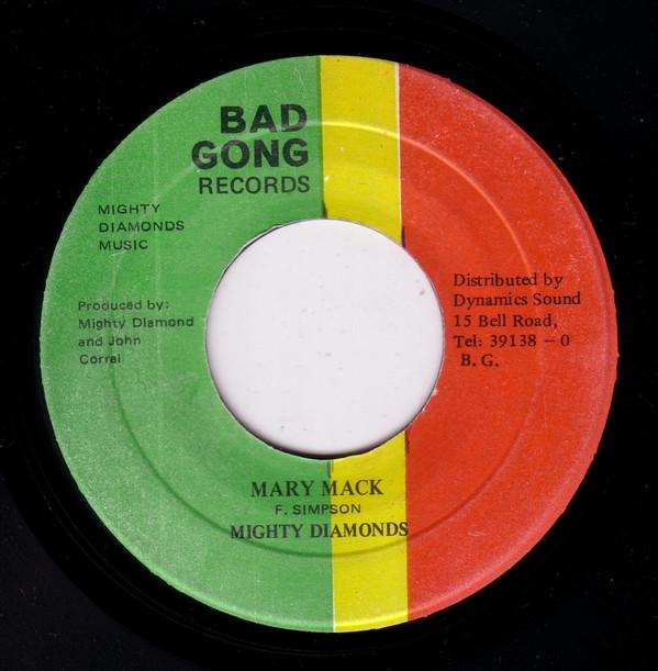 7-дюймовая пластинка MIGHTY DIAMONDS - Mary Mack NONE Bad Gong Record 1984 Ямайка Регги, Ска и Даб Б/У
7-дюймовая пластинка MIGHTY DIAMONDS - Mary Mack NONE Bad Gong Record 1984 Ямайка Регги, Ска и Даб Б/У