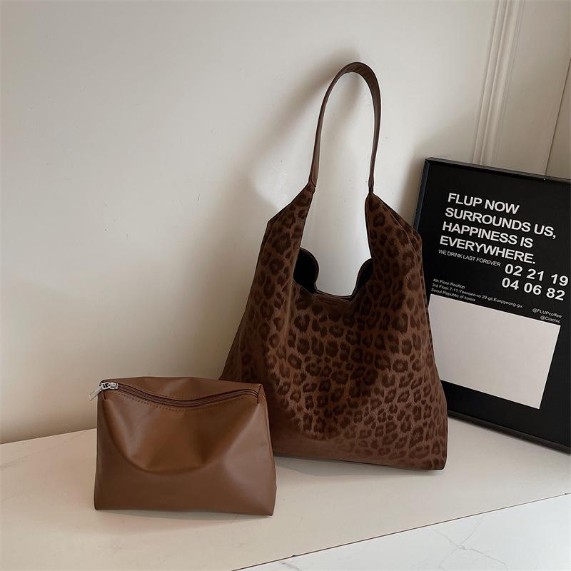 Vintage Leopard Canvas Shoulder Shopper Bag for Women 2026 Large Woman Tote Bag Fashi Designer Female Handbags Purses Bolsas
Vintage Leopard Canvas Shoulder Shopper Bag for Women 2026 Large Woman Tote Bag Fashi Designer Female Handbags Purses Bolsas