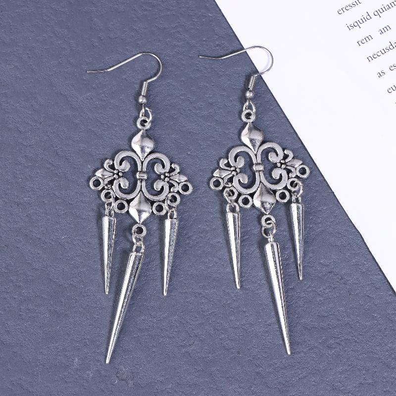 Punk Metal Piercing Curved Spike Earrings For Women Goth Grunge Aesthetic Rivet Earrings Jewelry Gift
Punk Metal Piercing Curved Spike Earrings For Women Goth Grunge Aesthetic Rivet Earrings Jewelry Gift